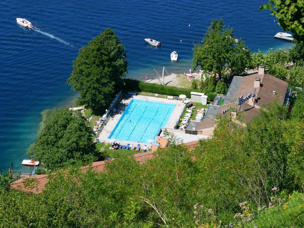 Hotel L'Approdo Pettenasco Exterior photo